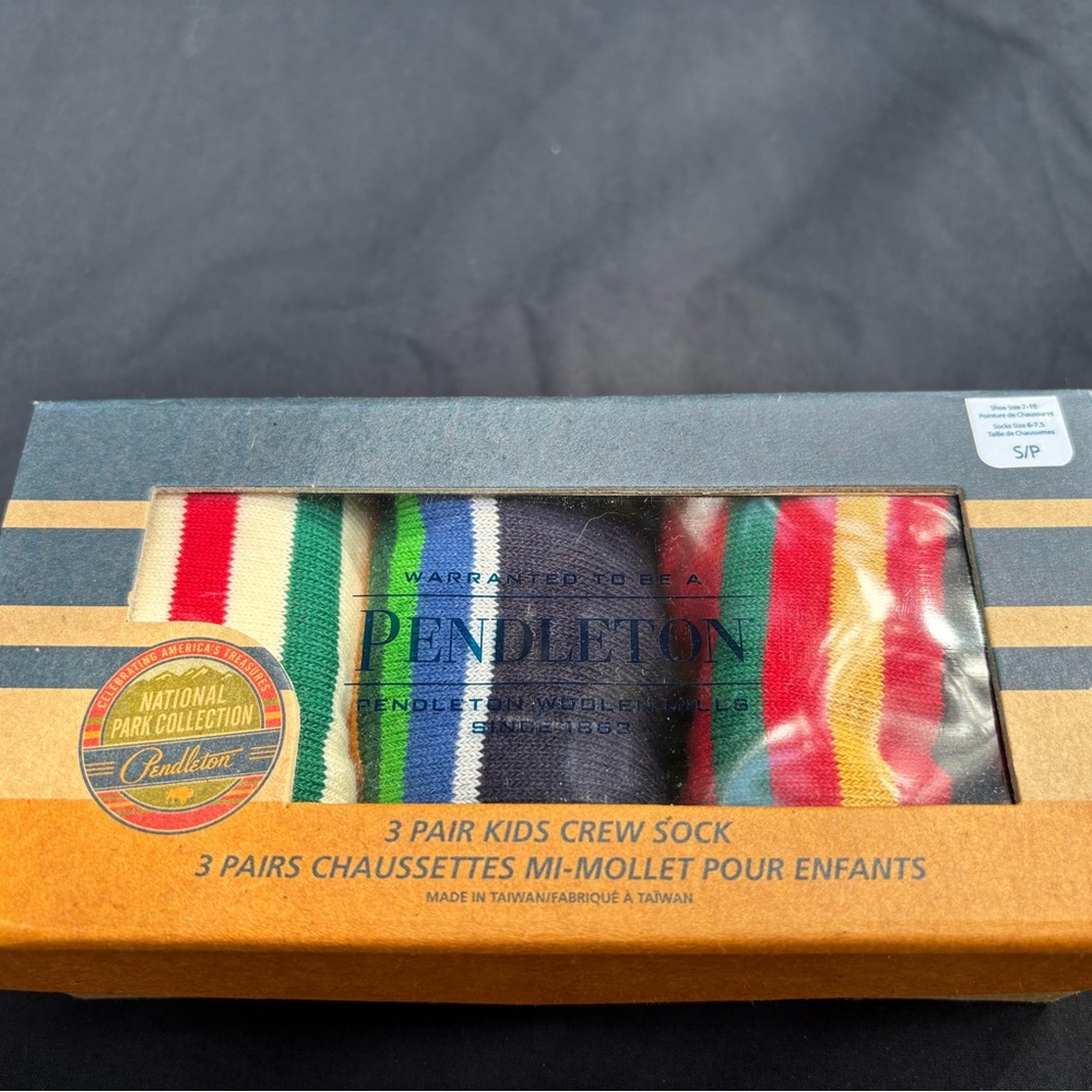 Pendleton Glacier Crater Lake Rainer theme Socks
